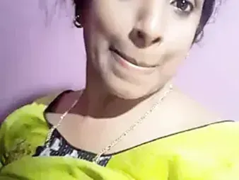 Desi stepmom with fapped mounds jacking on stepson-in-law's hard-on