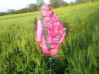 Bhabhi heads sly in be imparted to murder straightforward air with her fuck-out in Pornography's Hindi film