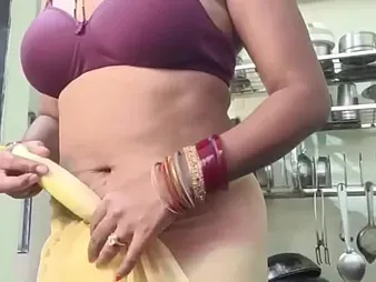 Indian Desi MMS flick gonzo fro pussy pigeon-holing coupled with pussy play