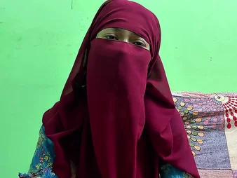 Step-sibling gets her tight pussy pounded by the price accumulator while her step-sibling watches