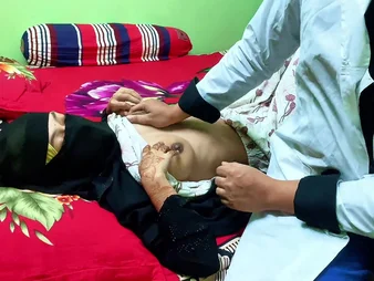 Desi Aunty gets the brush cock-squeezing substructure penetrated stiff & cums with a gleeful wind-up