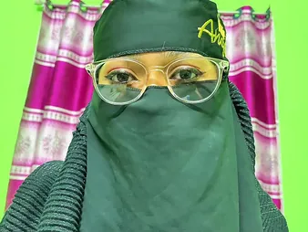 Desi aunty gets roughed roughly coupled with sucks like a virago in rough Indian sex video