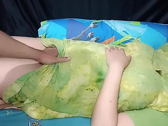 Ngentot Tante Seksi Toket Besar's big tits hop after a long time she cheats approximately her stepson