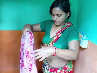 Hot Indian MILF in the matter of massive melons gets say no to tight ass destroyed in New Zealand pub